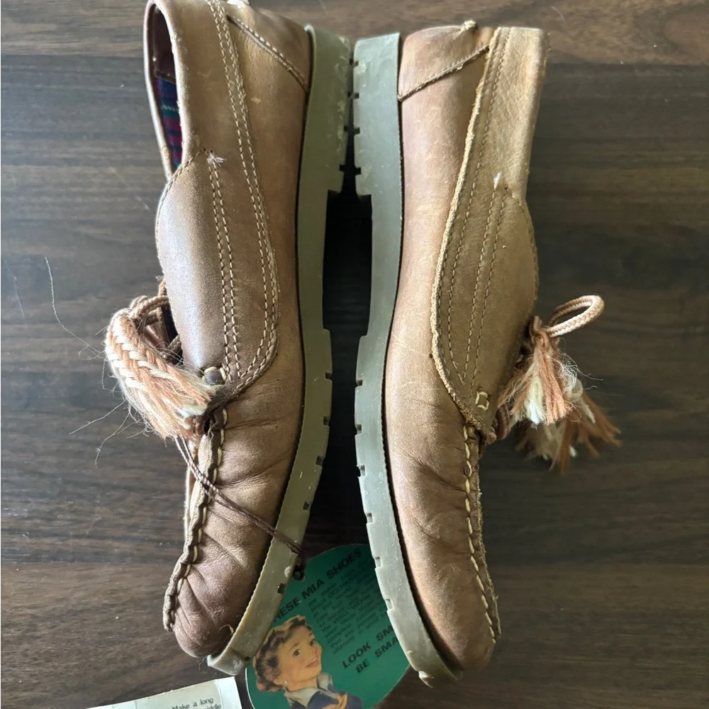 MIA vintage genuine Leather Boat Shoes